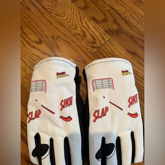 Freezy Freakies Kids Gloves Size Medium 8-10 - Picture 3 of 11